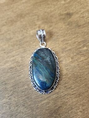 Oval Blue-Green Stone Pendant Necklace